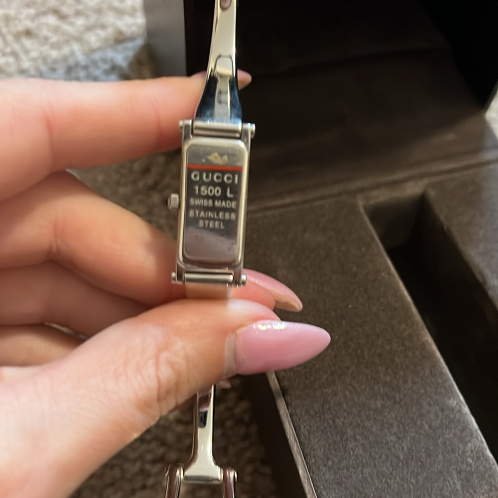 GUCCI Women’s Horse Bit Watch Time Piece with Gucci box and warranty card - Picture 3 of 5